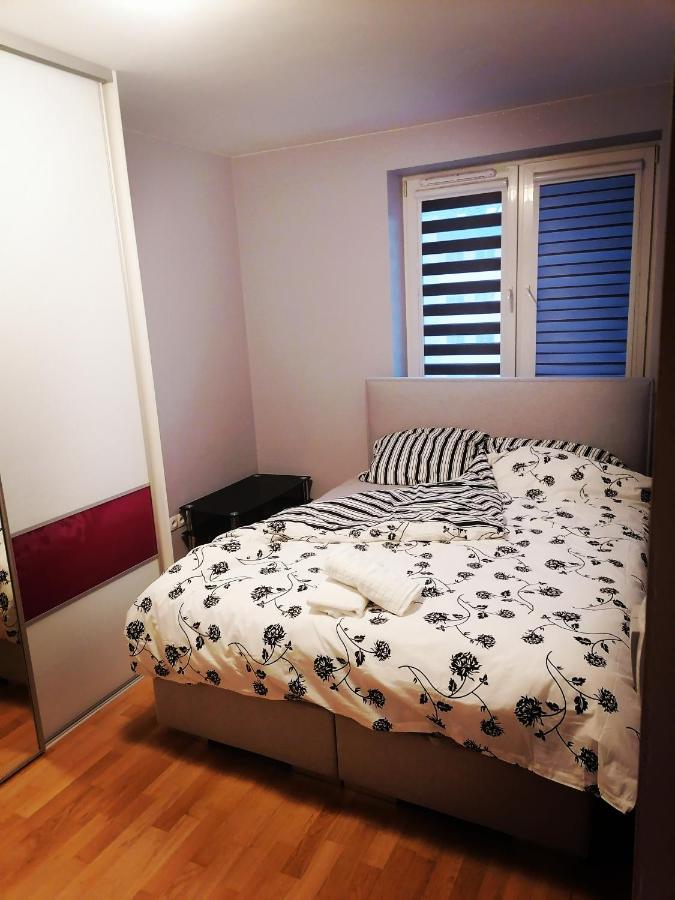 ジェシュフApartament Luxbibiアパートメント エクステリア 写真